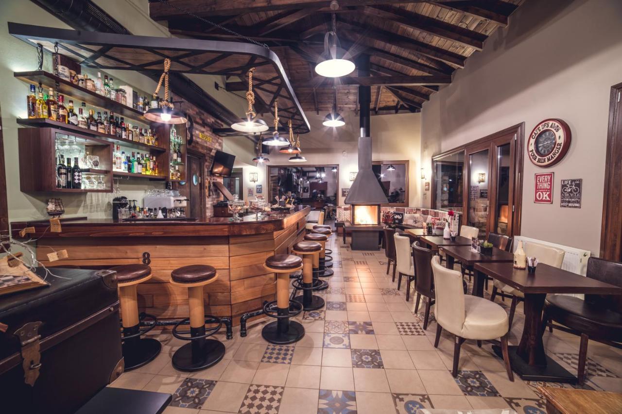 Ángistron Paroraia酒店 外观 照片